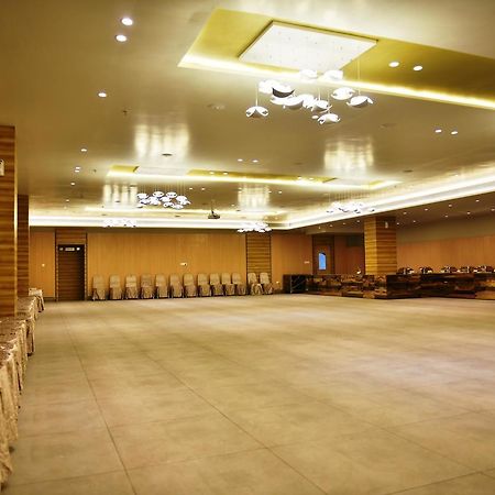 The Panchvati Hotel Rajkot Bagian luar foto