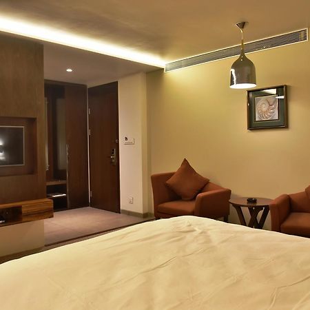 The Panchvati Hotel Rajkot Bagian luar foto