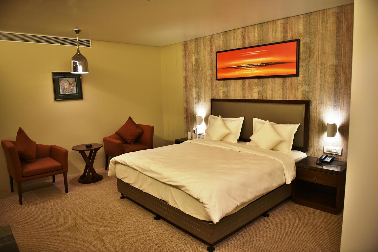 The Panchvati Hotel Rajkot Bagian luar foto