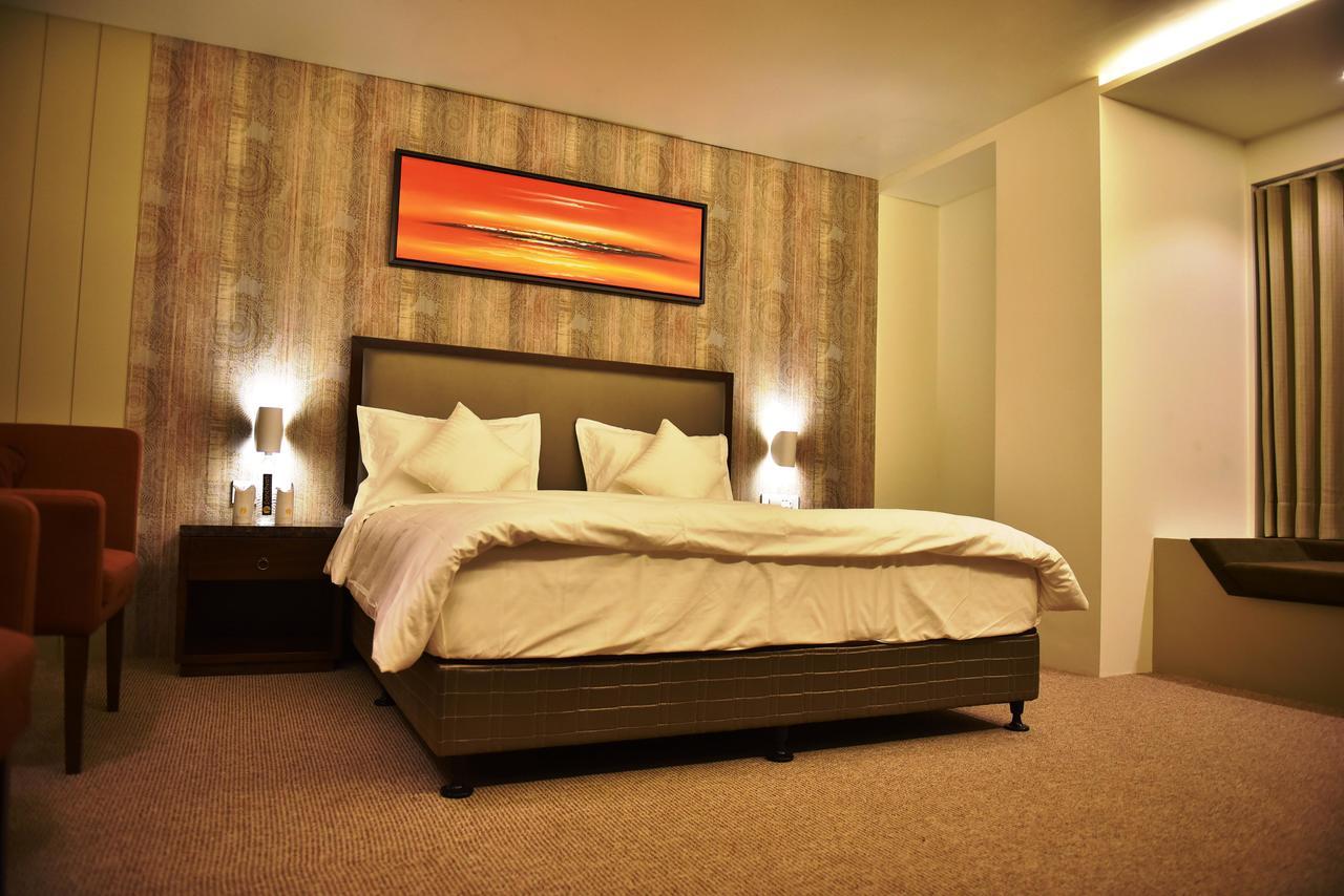 The Panchvati Hotel Rajkot Bagian luar foto