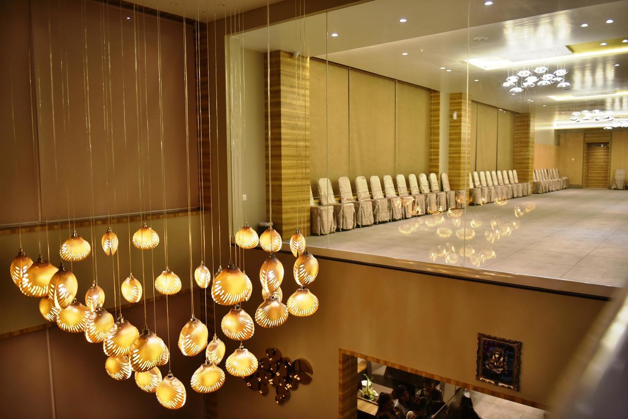 The Panchvati Hotel Rajkot Bagian luar foto